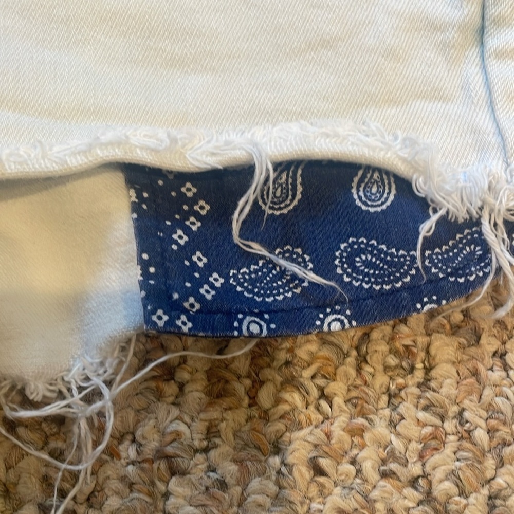 Old Navy paisley pockets Jean shorts - Picture 2 of 8